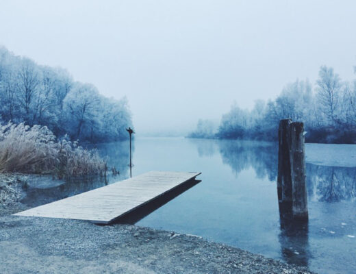 Cold winter day by the lake